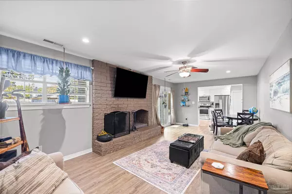 Gulf Breeze, FL 32561,405 Poinciana Dr