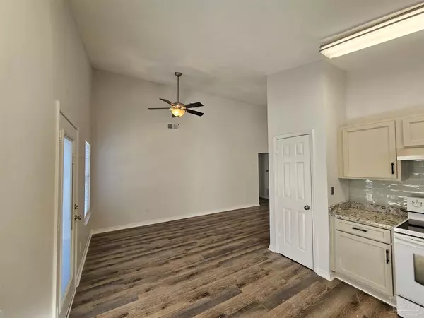 Cantonment, FL 32533,28 Easton St