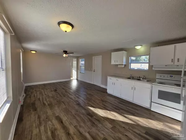 Pensacola, FL 32526,2821 Hillcrest Ave