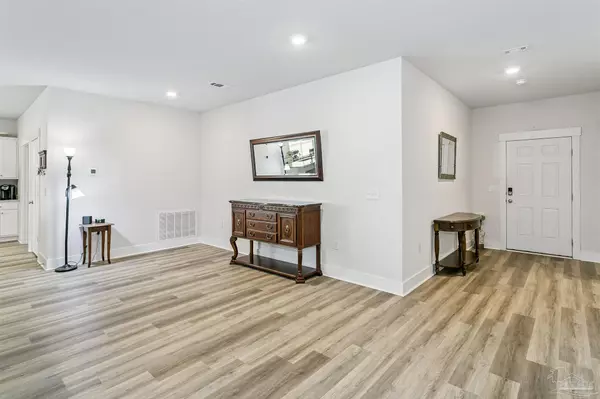 Gulf Breeze, FL 32563,6580 Forest Bay Ave