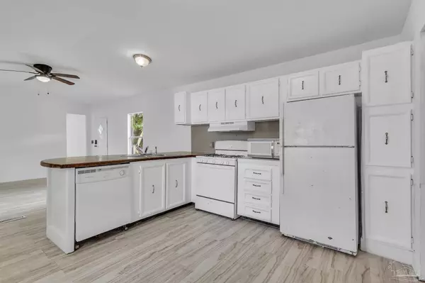 Pensacola, FL 32507,8592 Alvarado Calzada