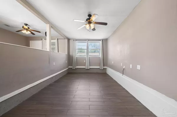 Pensacola, FL 32506,6875 Malvern St