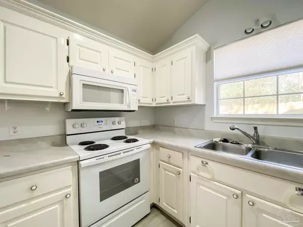 Pensacola, FL 32507,5917 N Bay Point Dr