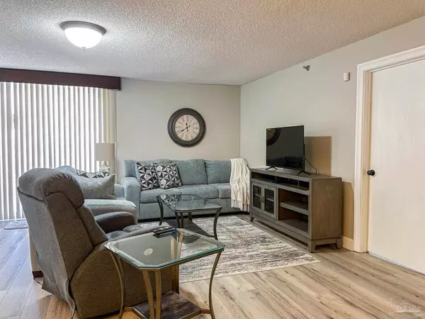 Pensacola, FL 32502,106 Port Royal Way