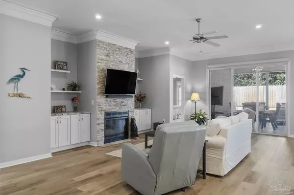 Gulf Breeze, FL 32563,4062 Oak Pointe Dr