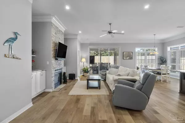 Gulf Breeze, FL 32563,4062 Oak Pointe Dr