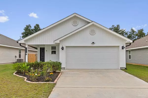 5304 Peach Dr, Pace, FL 32571