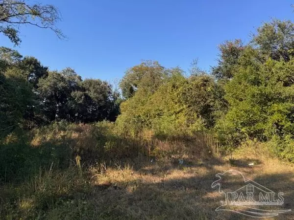 7401 Cora Ln, Pensacola, FL 32505