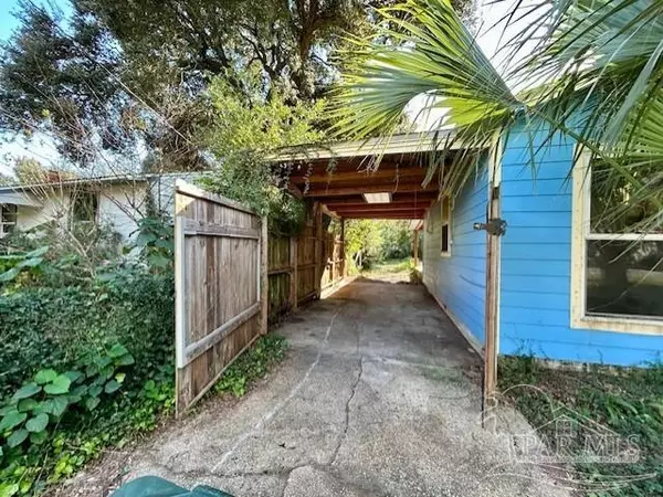 Pensacola, FL 32507,215 Hermey Ave