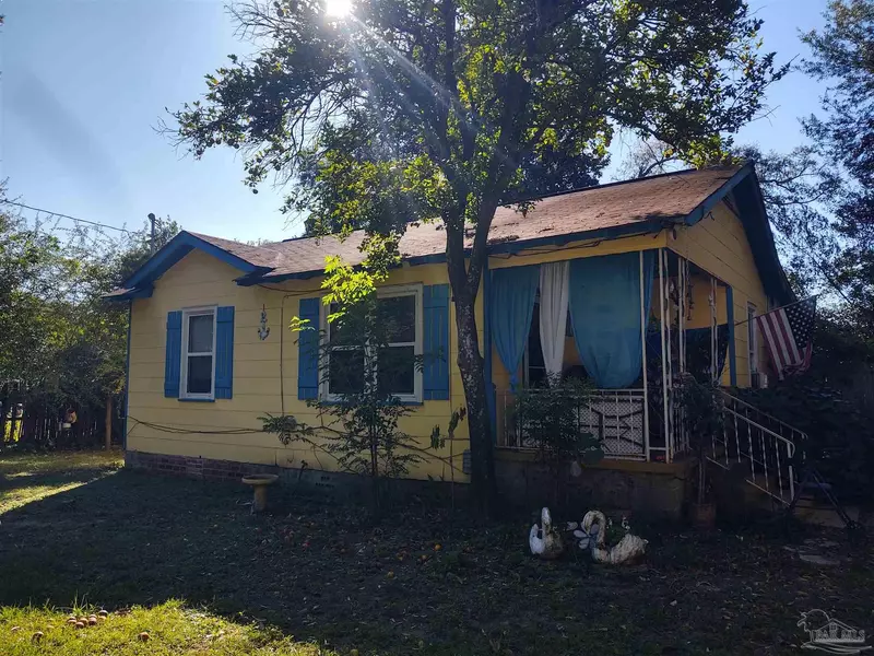 5217 Admiral Halsey Rd, Milton, FL 32583