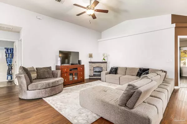 Navarre, FL 32566,8260 Tavira St