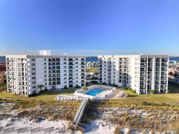 1600 Via Deluna Dr, Pensacola Beach, FL 32561