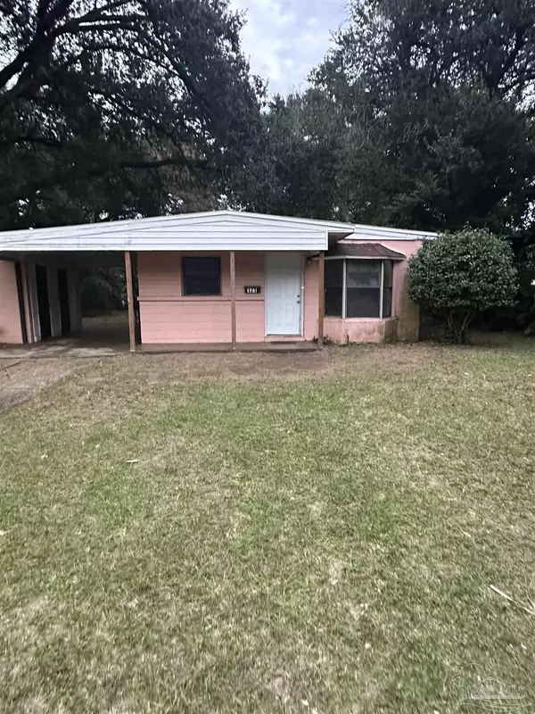 121 W Garfield Dr, Pensacola, FL 32505