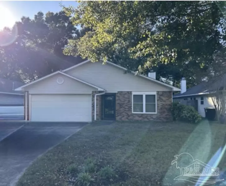 563 Desert Oak Dr, Pensacola, FL 32514