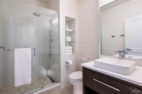 Pensacola, FL 32502,17 S Palafox Pl