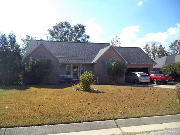 2716 Southern Oaks Dr, Cantonment, FL 32533