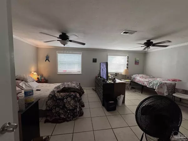 Pensacola, FL 32504,1115 Dunmire St