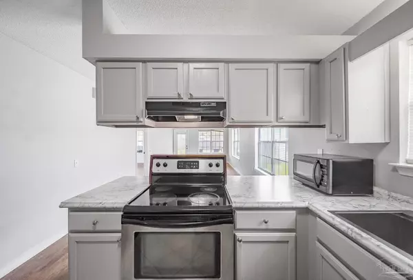 Pensacola, FL 32526,4014 Glenway Dr