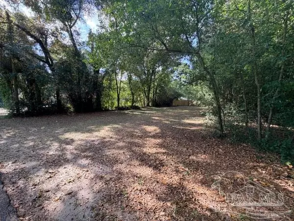 Pensacola, FL 32507,23 N Jamaica St