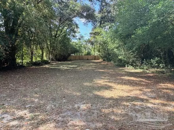 23 N Jamaica St, Pensacola, FL 32507