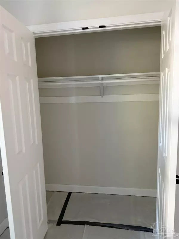 Pace, FL 32571,5403 Hollow Oak Ln