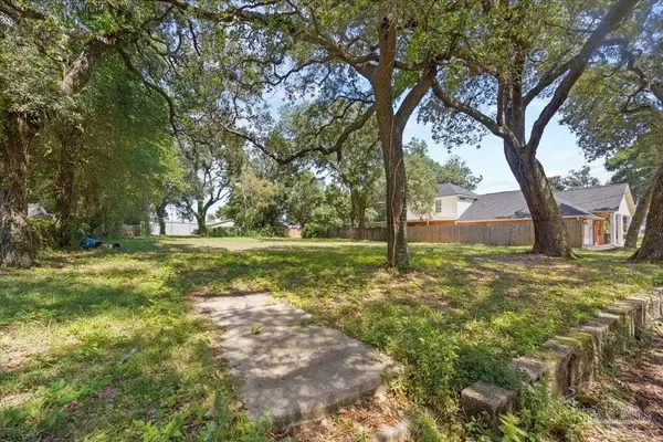 Pensacola, FL 32502,2212 Mcleod St