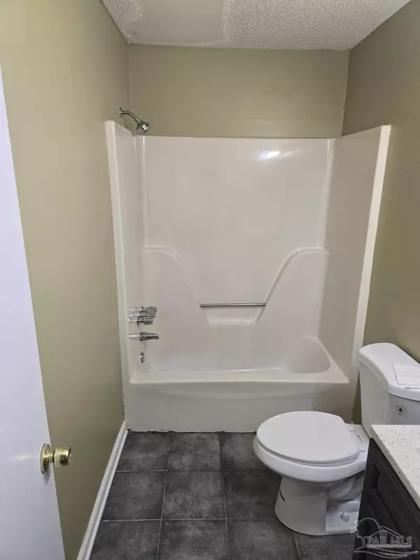 Pensacola, FL 32505,537 Petros Cir