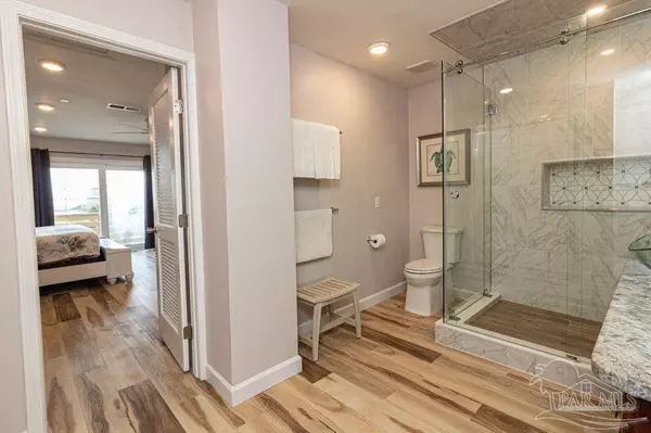 Navarre Beach, FL 32566,8468 Gulf Blvd