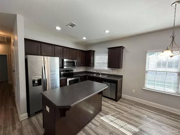 Pensacola, FL 32501,422 N N St