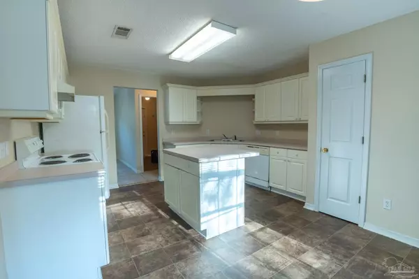 Pace, FL 32571,5205 Chumuckla Hwy