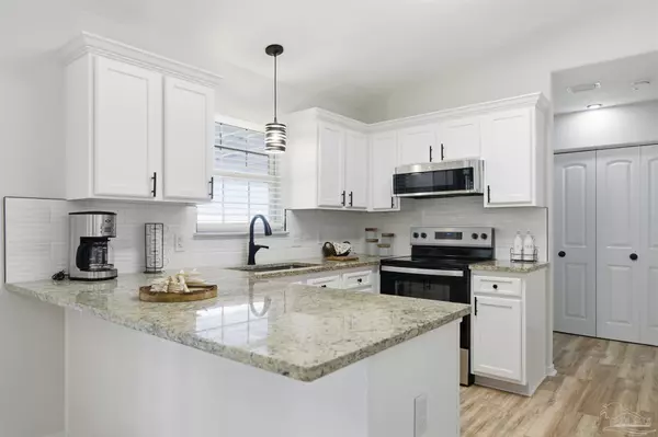 4360 Marilyn Ct, Gulf Breeze, FL 32563