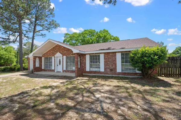 5719 N Ventura Ln, Pensacola, FL 32526