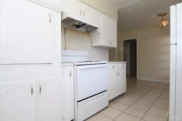 Pensacola, FL 32505,106 St Regis Dr