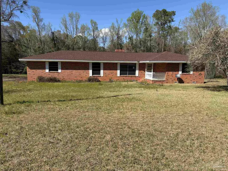 100 Brown Rd, Mcdavid, FL 32568