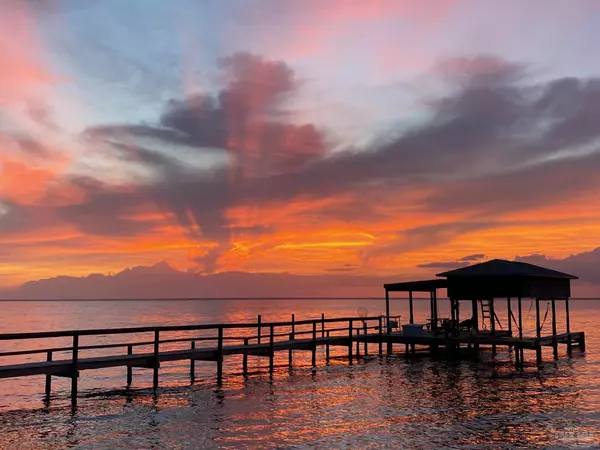 Gulf Breeze, FL 32563,5640 East Bay Blvd