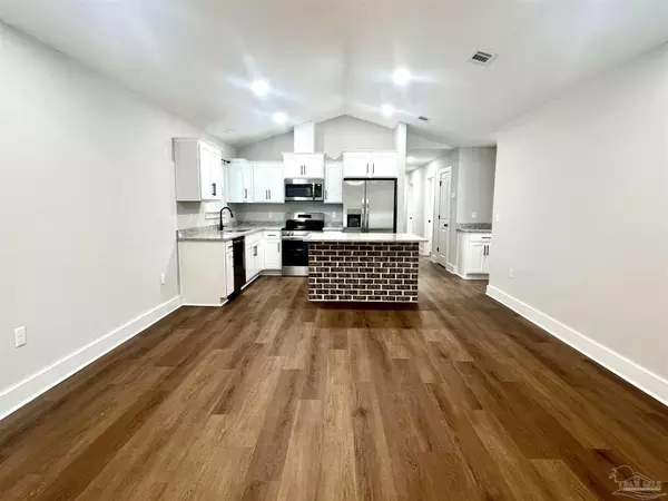 Milton, FL 32583,4417 Oak Ln