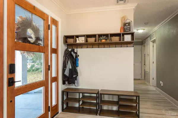 Gulf Breeze, FL 32563,3262 West Ave