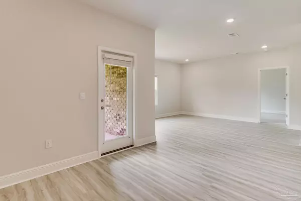 Milton, FL 32583,8667 Galatia St