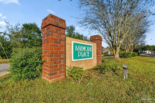 Pace, FL 32571,5761 Twisted Oak Ct