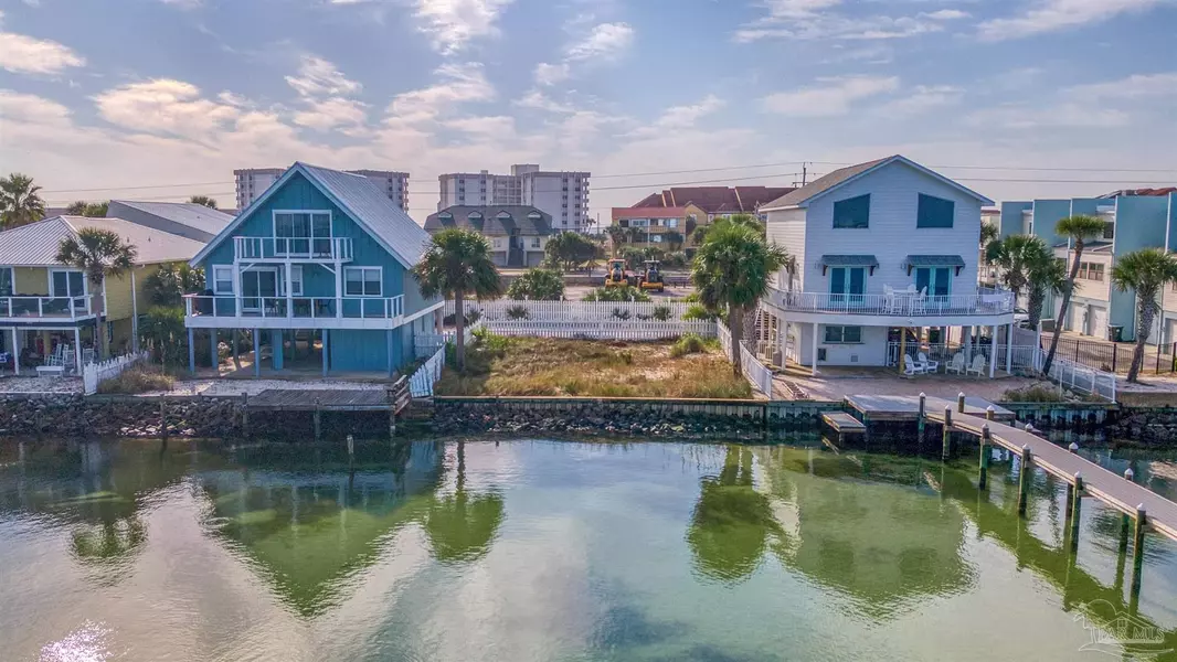 1581 Bulevar Menor, Pensacola Beach, FL 32561