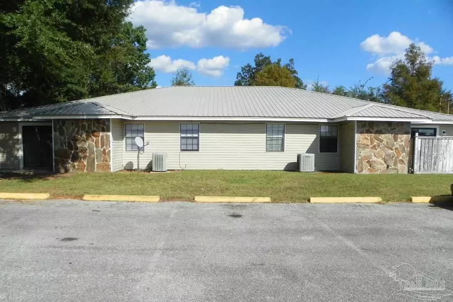 4964 W Spencer Field Rd, Pace, FL 32571