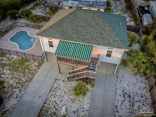 709 Maldonado Dr, Pensacola Beach, FL 32561