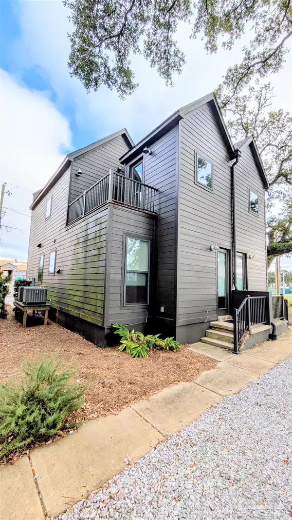 Pensacola, FL 32502,379 Clubbs St