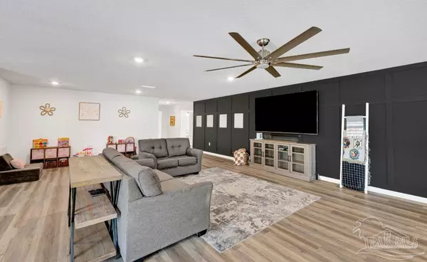 Pensacola, FL 32526,9747 Millee Loop