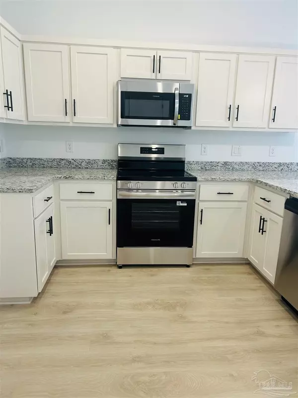 Pensacola, FL 32504,7059 Cedar Grove Rd