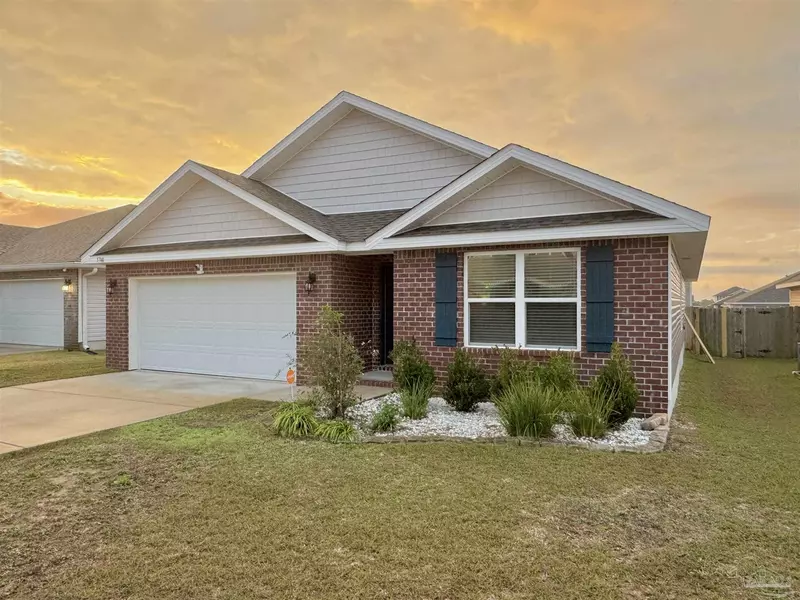 5740 Guinevere Ln, Milton, FL 32583