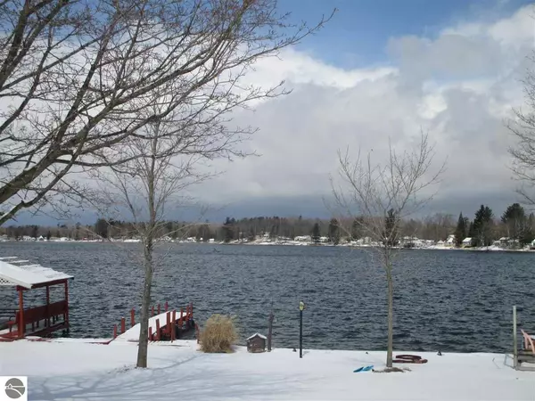 Farwell, MI 48622,511 S Scott Drive