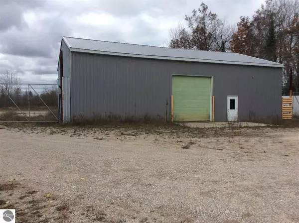 3260 S Harrison Street, Houghton Lake, MI 48629