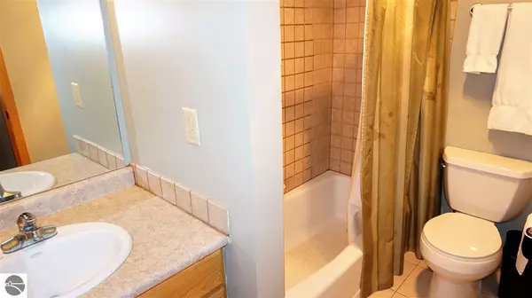 Mancelona, MI 49659,6500 Schuss Mountain Lane