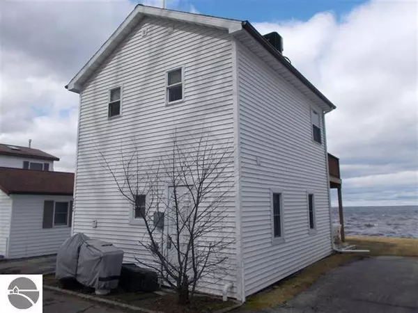 Houghton Lake, MI 48651,302 W Houghton Lake Drive